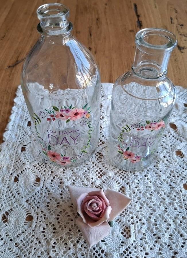 2 OH HAPPY DAY sier flesjes vaasjes met roze bloemen, Maison & Meubles, Accessoires pour la Maison | Autre, Verre, -, Comme neuf
