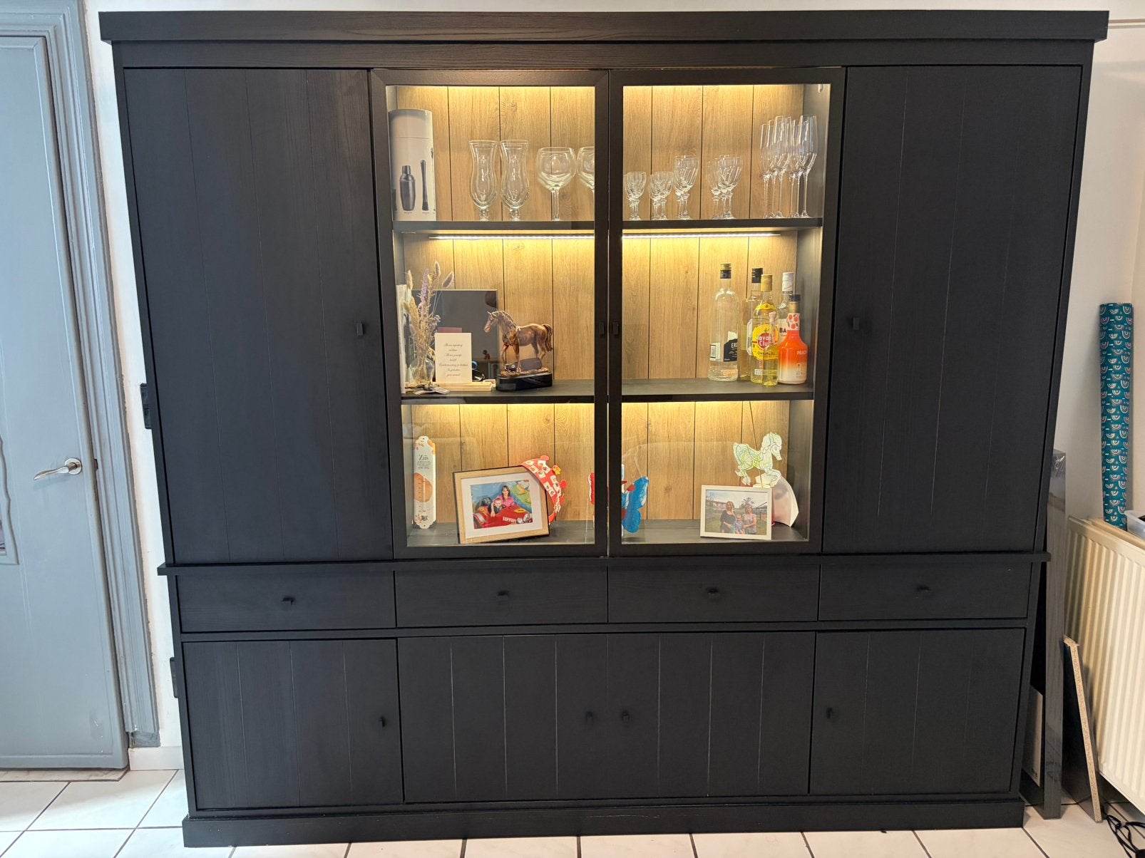 Vitrine kast Valencia, Huis en Inrichting, Ophalen, Zo goed als nieuw