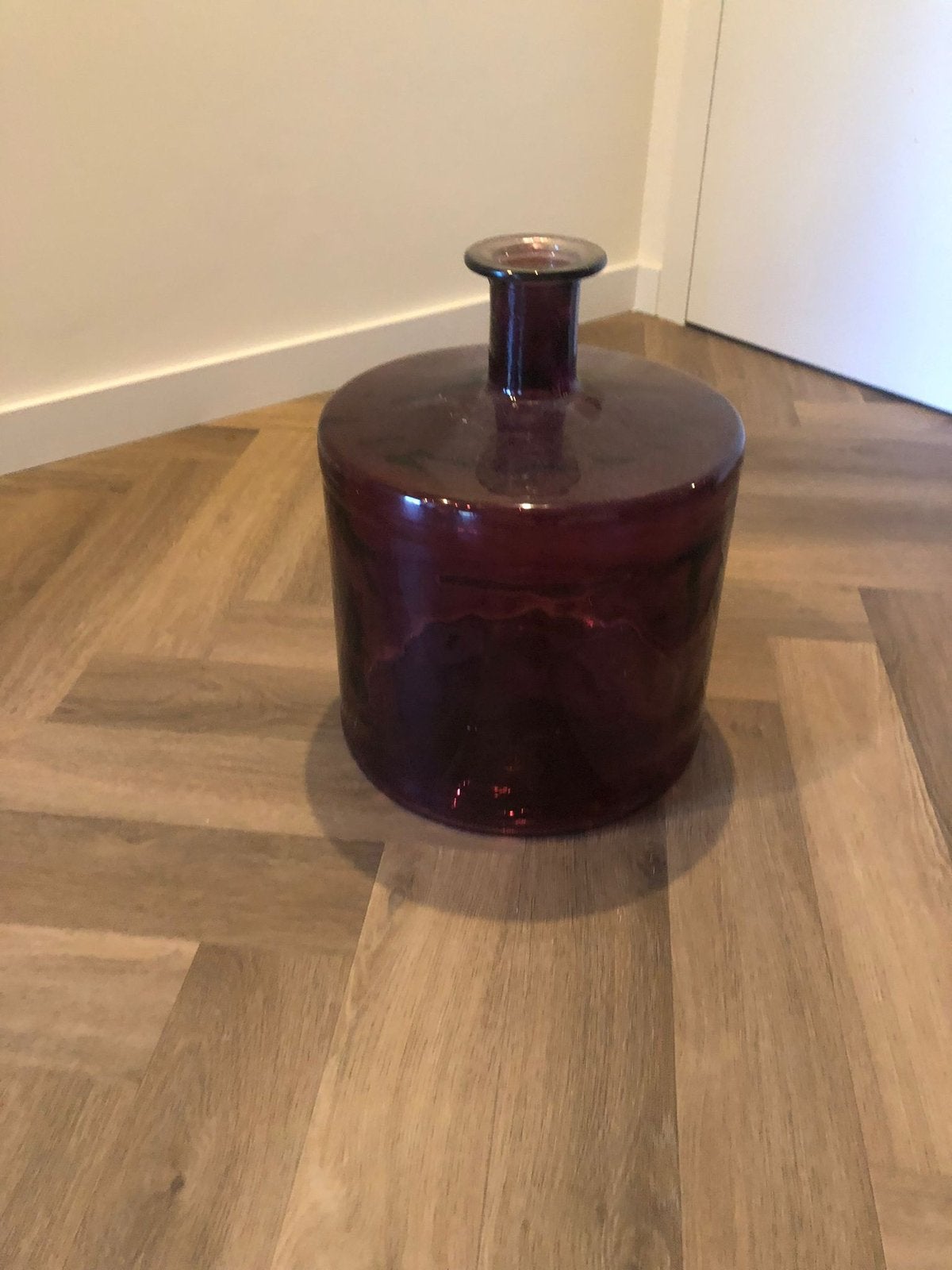 Paarse vaas, zo goed als nieuw, Maison & Meubles, Accessoires pour la Maison | Vases, Neuf, Fait main, Enlèvement ou Envoi, Verre