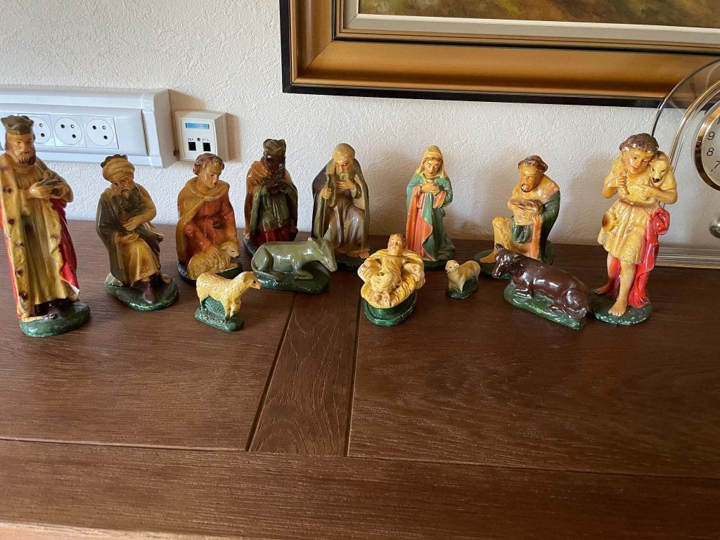 Ensemble de personnages de crèche ( 1941 ), Ophalen, Zo goed als nieuw