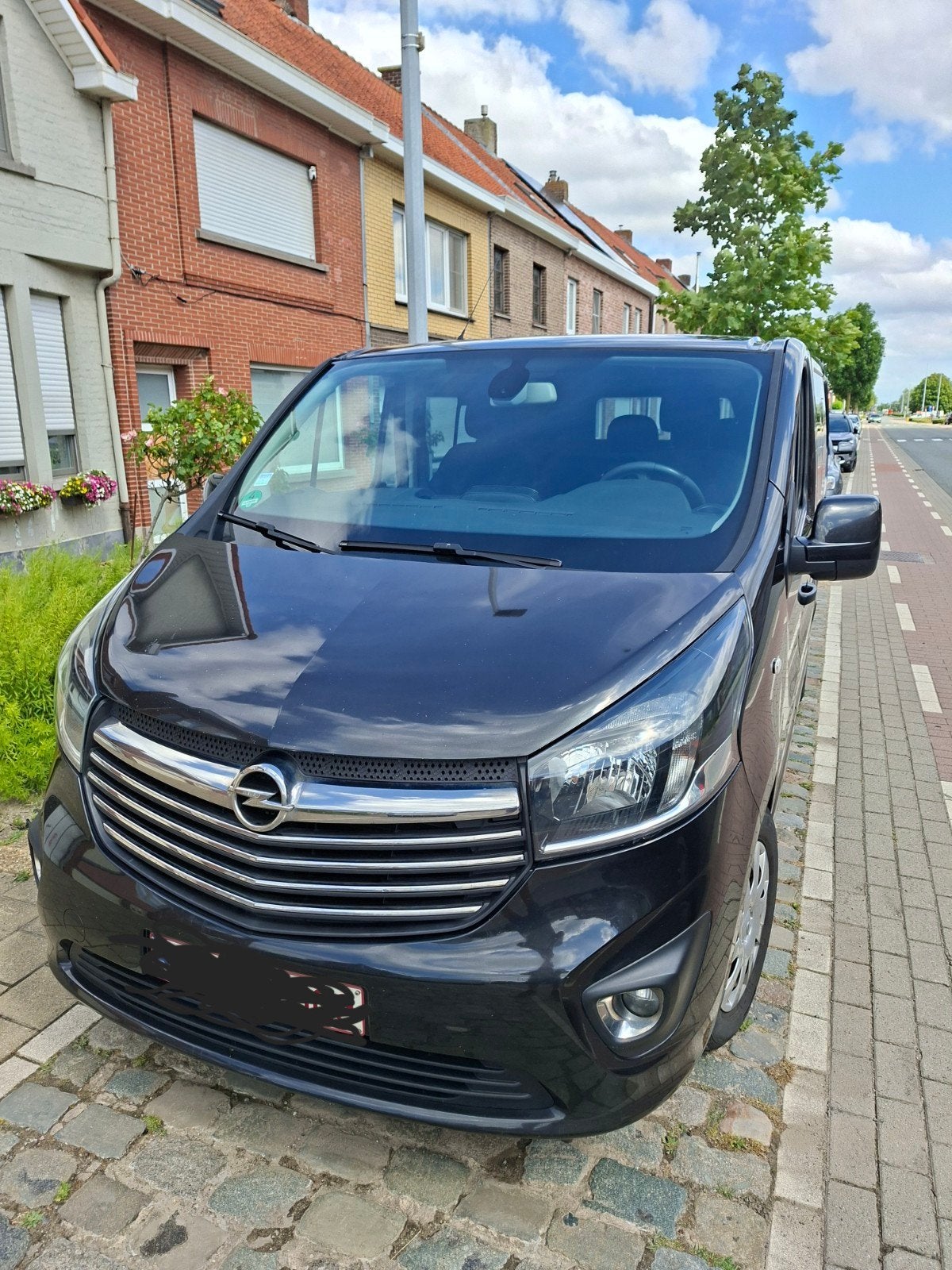 Opel vivaro dubbele cabine met electrische dakventilatie, Auto's, Vivaro, 2000 kg, Leder en Stof, Zwart
