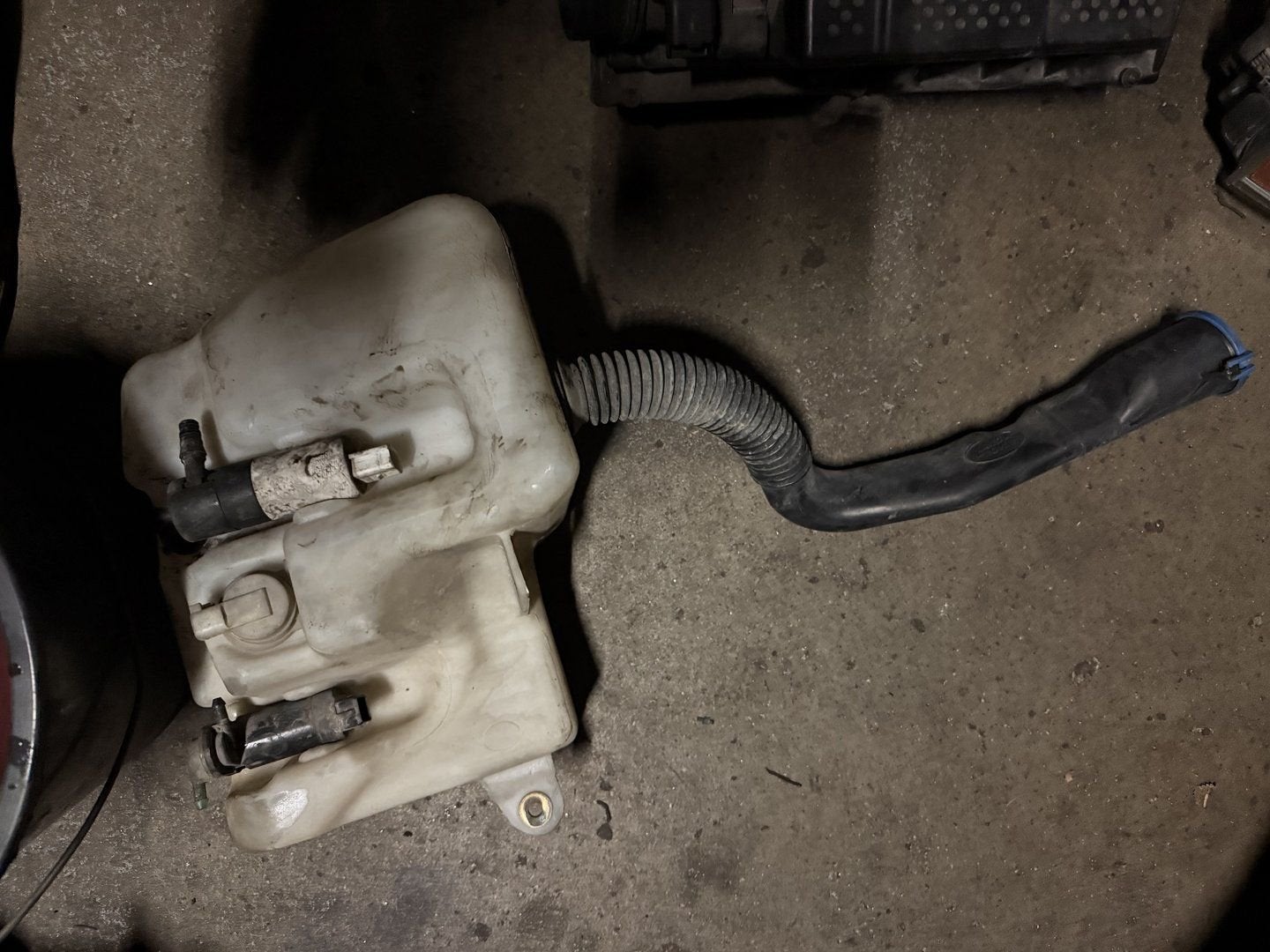 Range Rover Sport L320 ruitensproeier tank DMB000121, -, Ophalen of Verzenden, -, Gebruikt