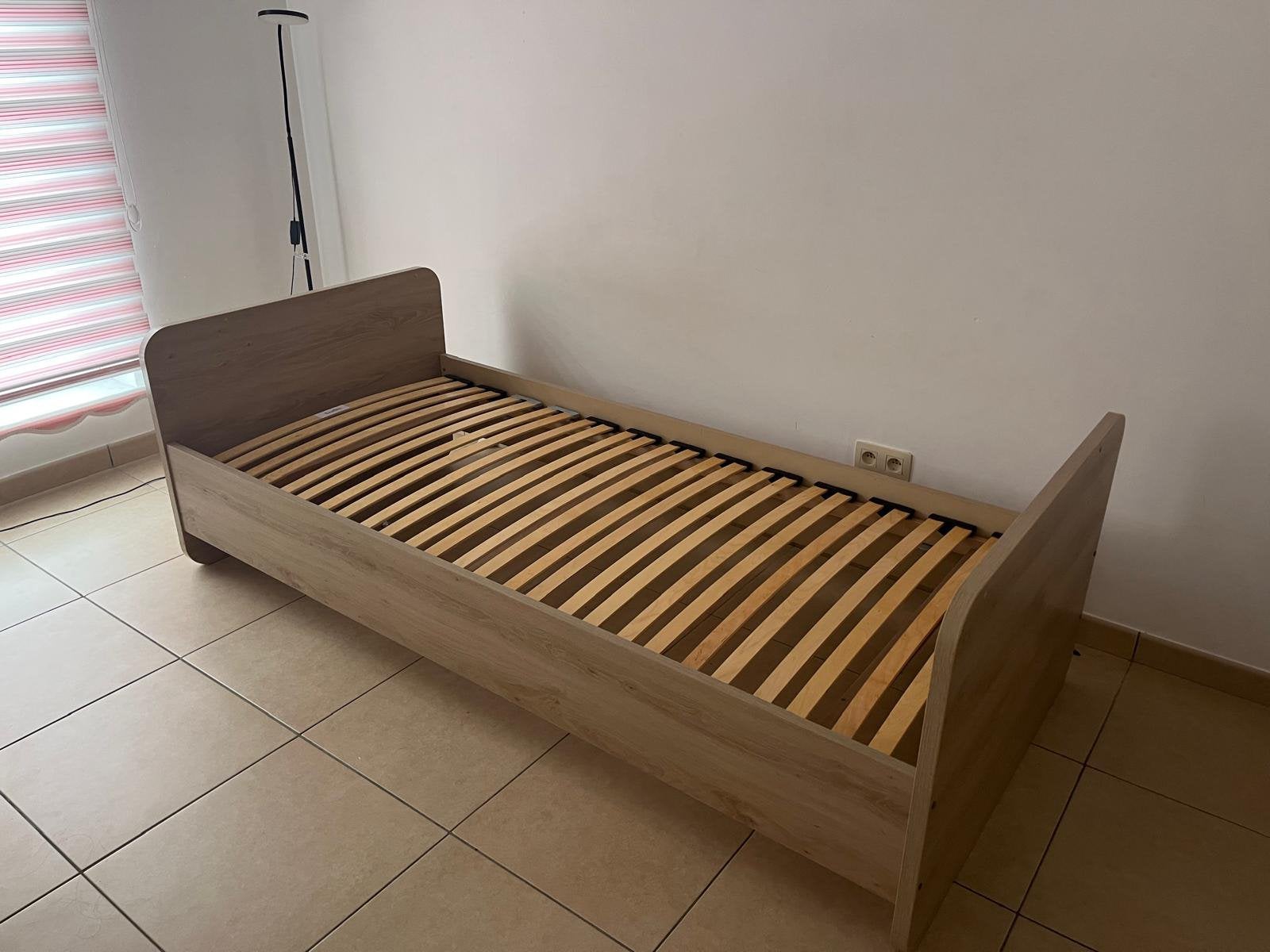 Lit, Enfants & Bébés, Chambre d'enfant | Lits, Enlèvement, Comme neuf