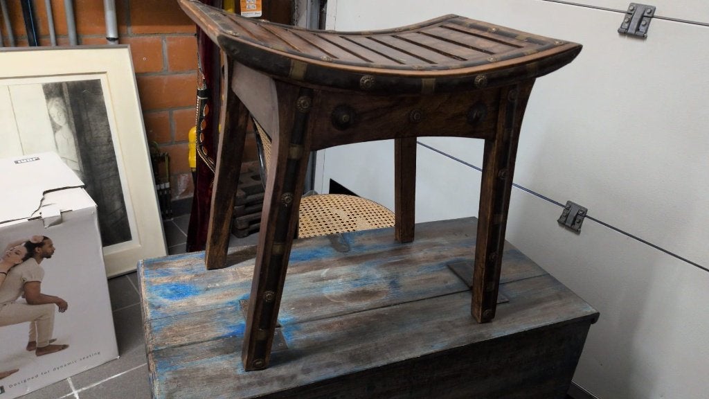 Indisch tafeltje, zwaar - H 48; L 50,5 en D 34,5 - 350€, Ophalen