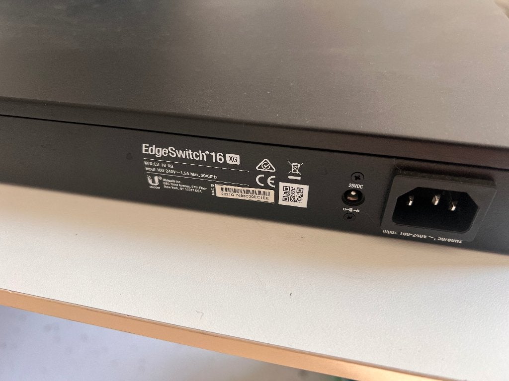 Ubiquiti edgeswitch 16 XG, Computers en Software, Netwerk switches, Ophalen of Verzenden, Nieuw