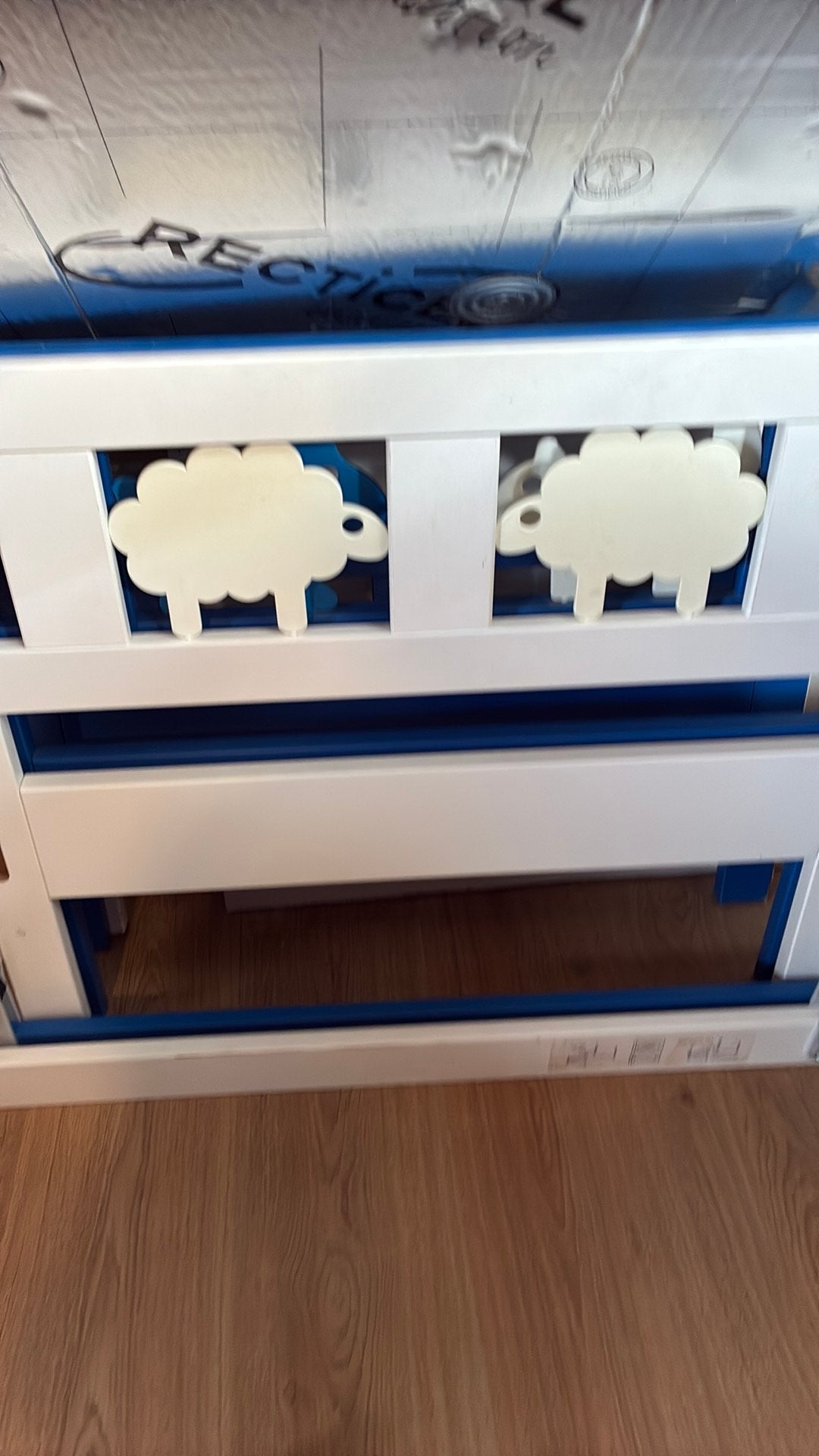 2 Ikea kritter peuterbedden 1 blauw 1 wit, Ophalen, Gebruikt