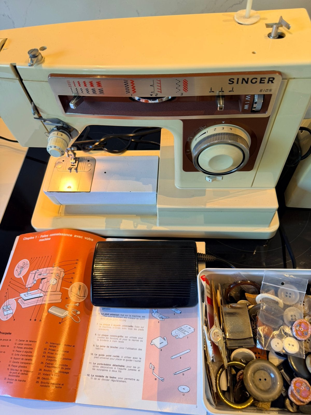 Machine à coudre vintage complète + équipement de couture, Enlèvement ou Envoi, Comme neuf, Machine à coudre, Singer
