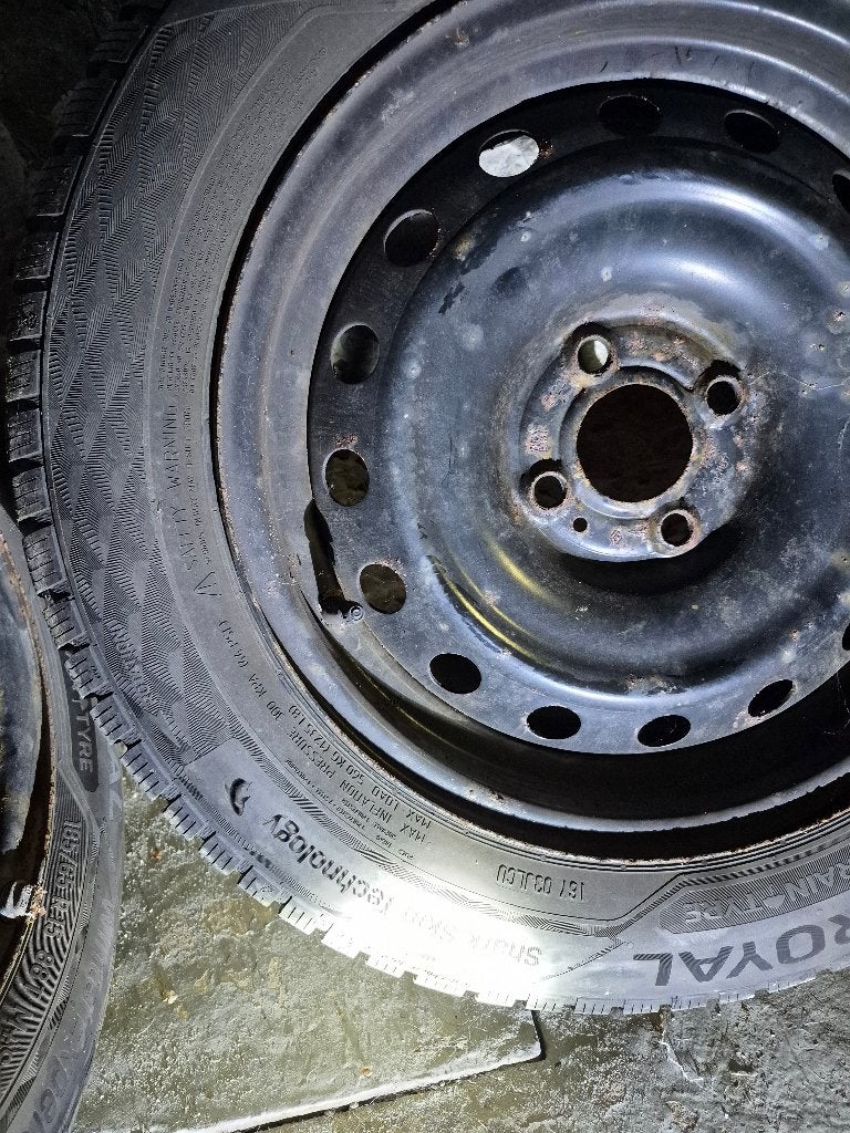 Pneus hiver UNIROYAL 185/65 R15, Ophalen, Gebruikt, 15 inch, Band(en)