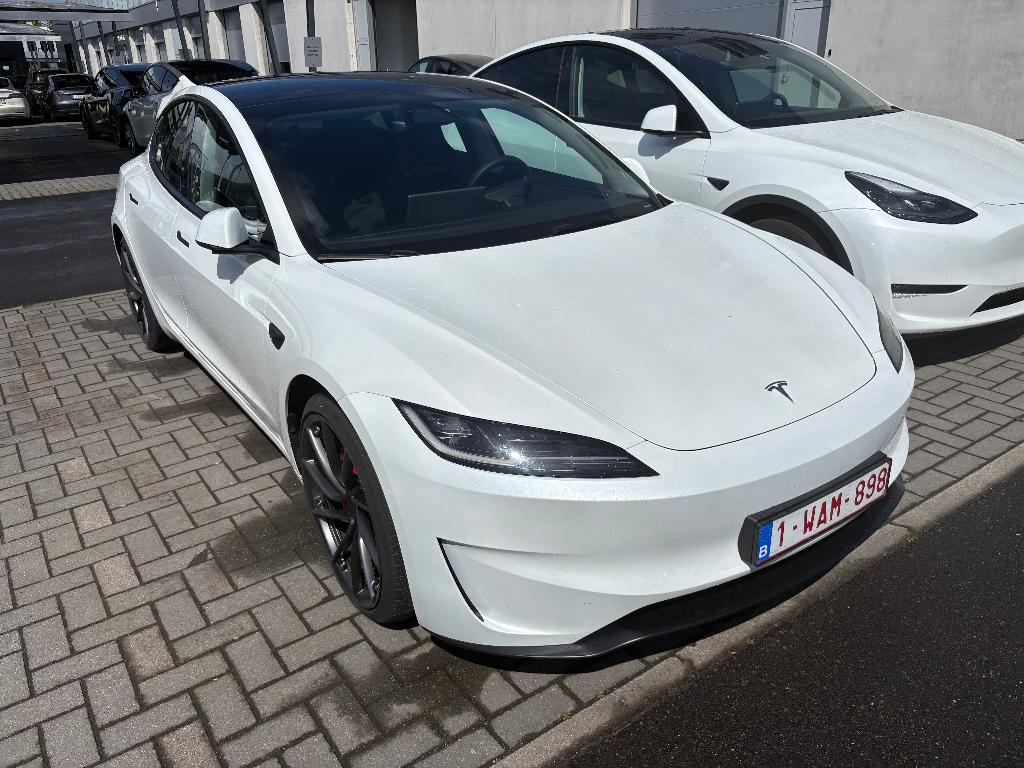 Tesla Model 3 Highland Performance 10/2024 TVA Deductible, Cuir et Alcantara, 4 portes, Noir, Automatique