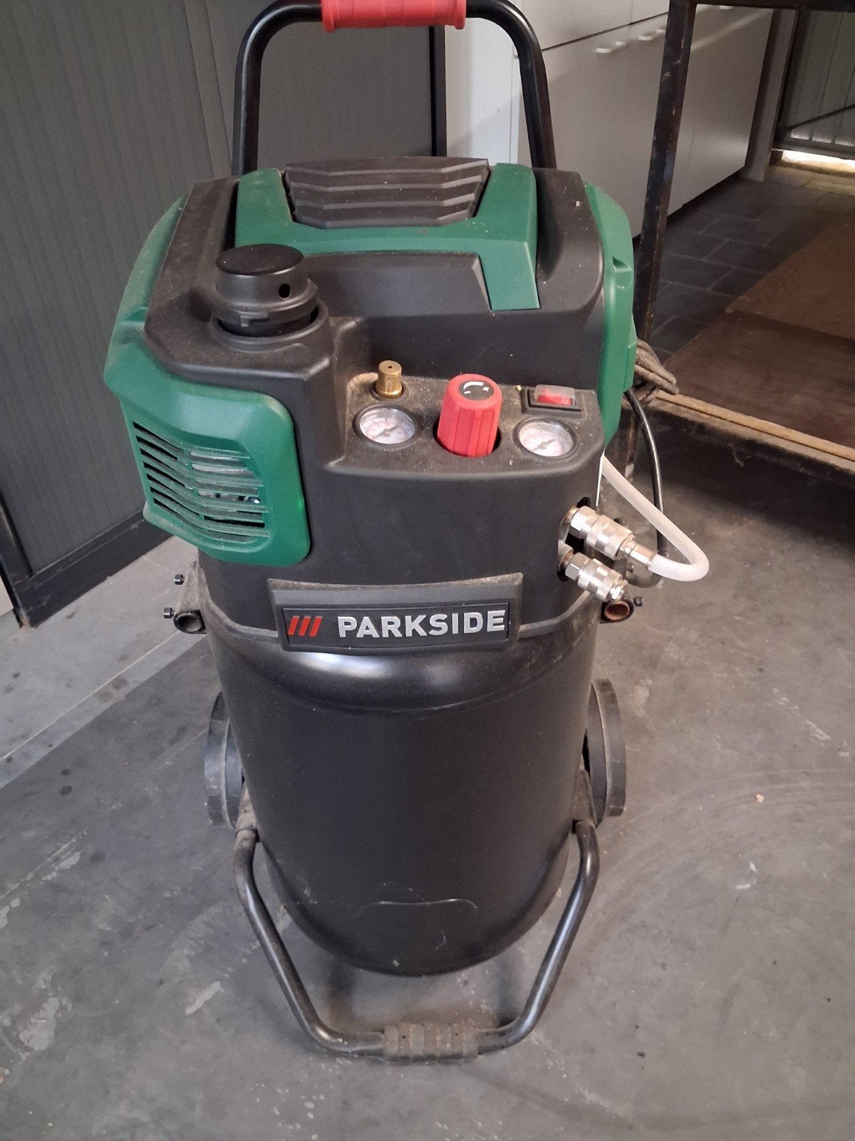 Compressor, Doe-het-zelf en Bouw, Ophalen, Nieuw