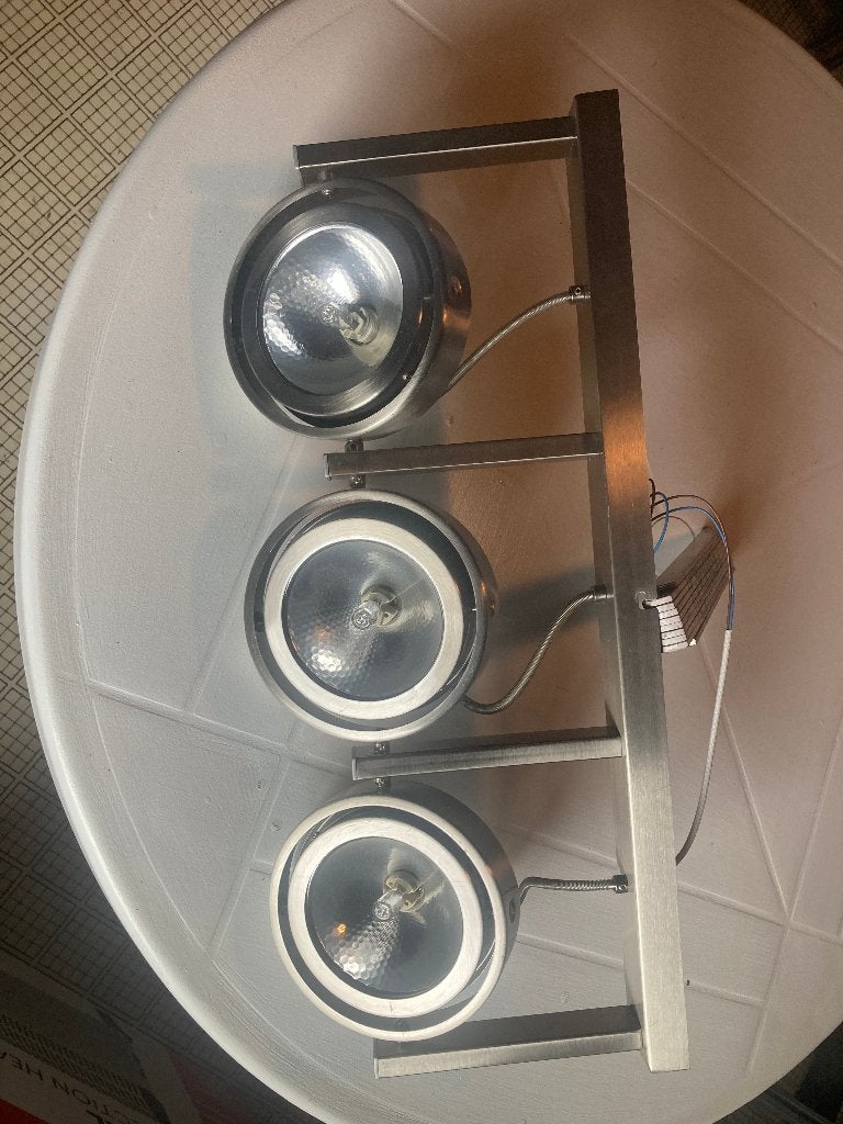 bol, staan,tafel,plafond en neonlampen, Ophalen, Zo goed als nieuw