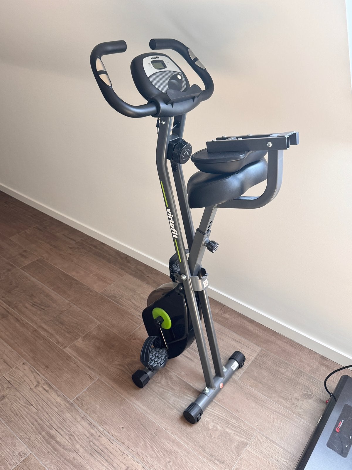 Vélo d'exercice pliable VirtuFit - très bon état, Sports & Fitness, Enlèvement, Comme neuf, Vélo d'appartement