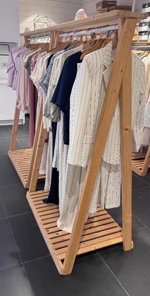 Tringle en bois, Enlèvement, Utilisé