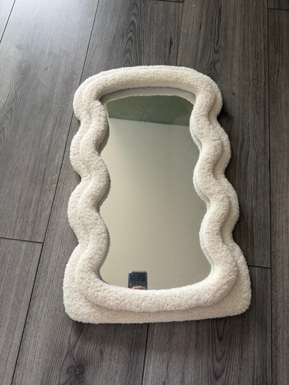 Leuke Japandi stijl spiegel met teddy stof, Huis en Inrichting, Woonaccessoires | Spiegels, Ophalen, Zo goed als nieuw