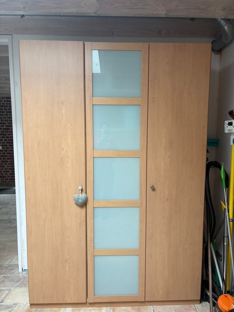 Grote kast in perfecte staat, Ophalen, Met deur(en), 100 tot 150 cm, 200 cm of meer