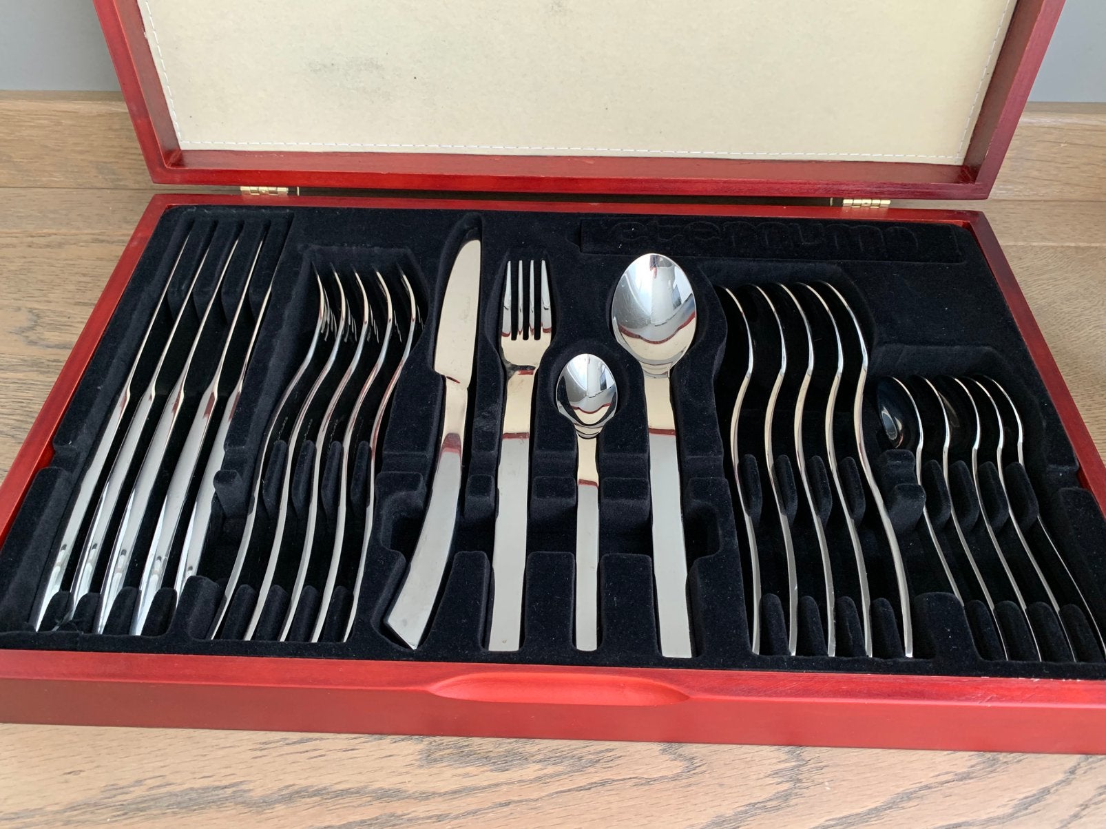 Coffret eternum 24 pièces - collection alinéa - comme neuf, Enlèvement, Comme neuf, Bois