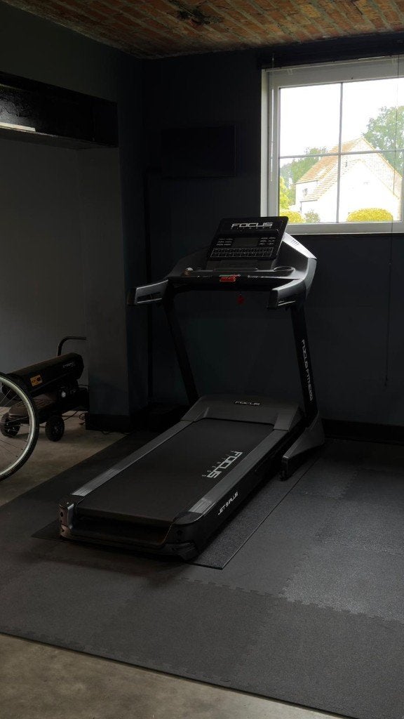 Loopband Focus Fitness Jet 9 iplus amper gebruikt, Sport en Fitness, Ophalen, Zo goed als nieuw, Loopband