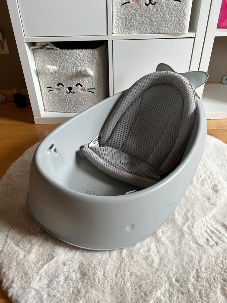 Skip Hop Moby meegroeibad grijs walvis, Kinderen en Baby's, Badjes en Verzorging, Zo goed als nieuw, Badje, Overige merken, Ophalen