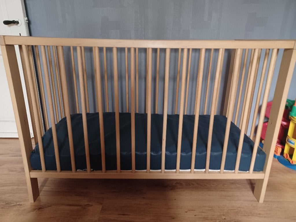 Babybedje ( verstelbaar ) met matras   123 x 65.5 x 79.5, Ophalen, Zo goed als nieuw, Minder dan 140 cm, Matras