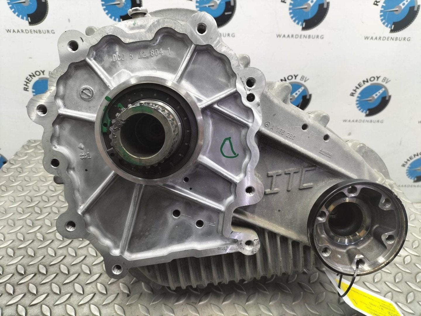 MERCEDES M CLASS TUSSENBAK 1662800800 2016, Enlèvement ou Envoi, Utilisé, ARN reconnu