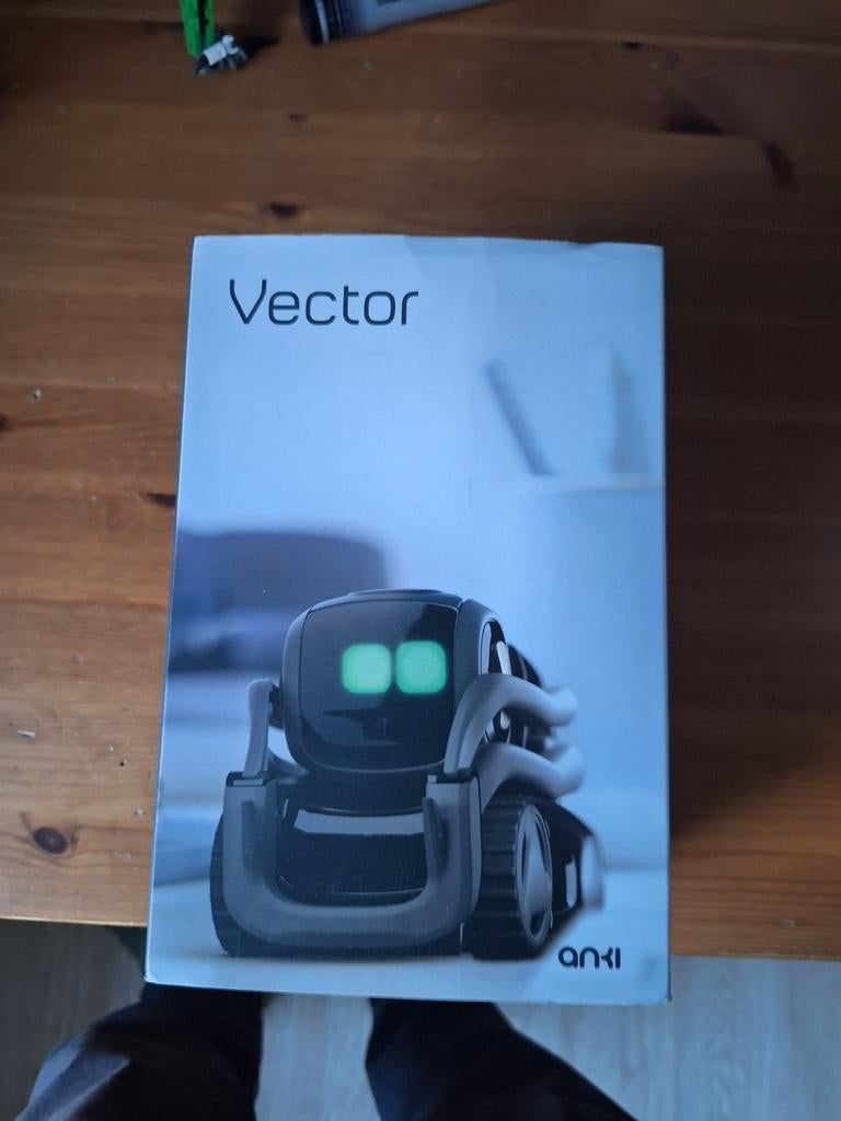 Vector AI Desktop Companion, Ophalen, Gebruikt