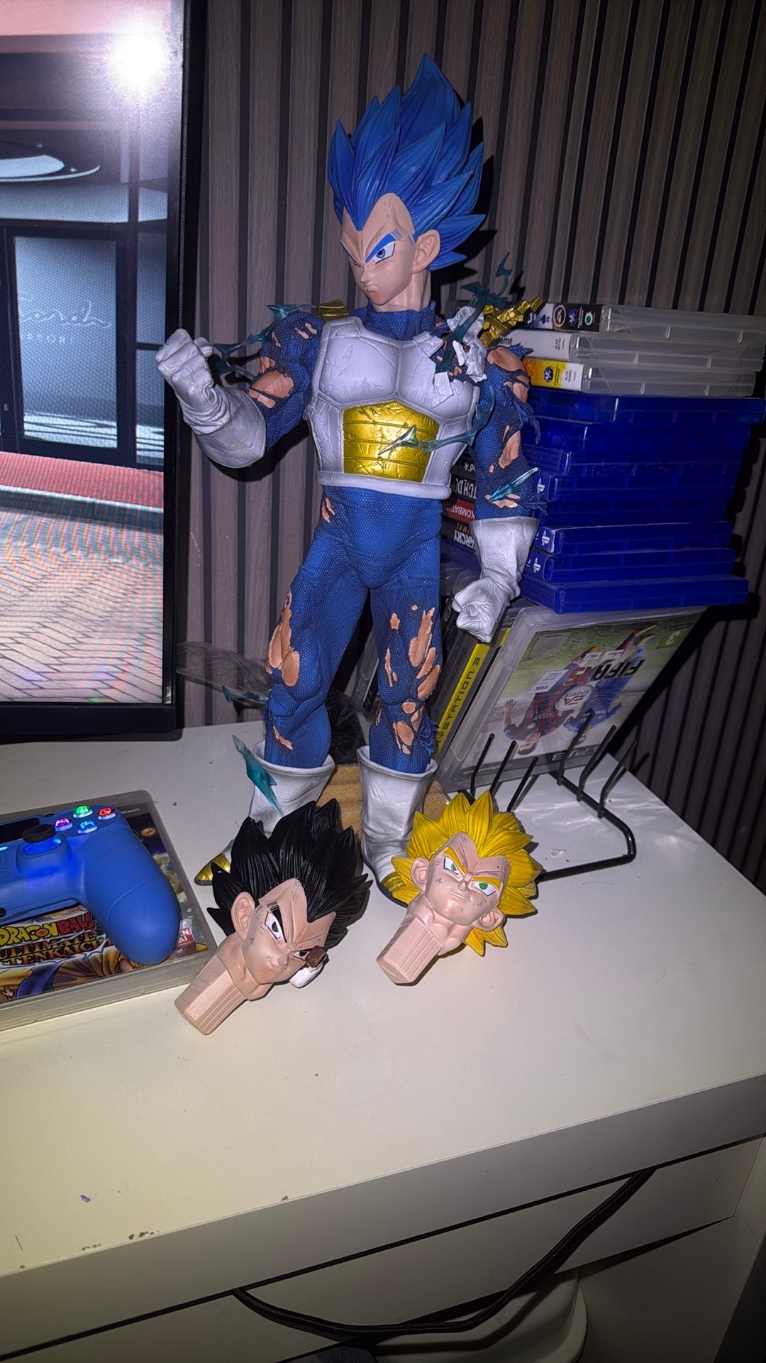 Dragenball z vegeta 40 cm figuur met 3 hoofde, Hobby en Vrije tijd, Ophalen, Zo goed als nieuw