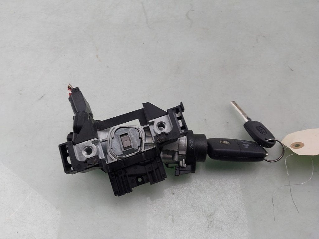 NEIMAN / COMMUTATEUR D ALLUMAGE + CLEF Volkswagen Up! (121), Dhr. J. Ham, Volkswagen, Administratie@autoham.nl, Utilisé