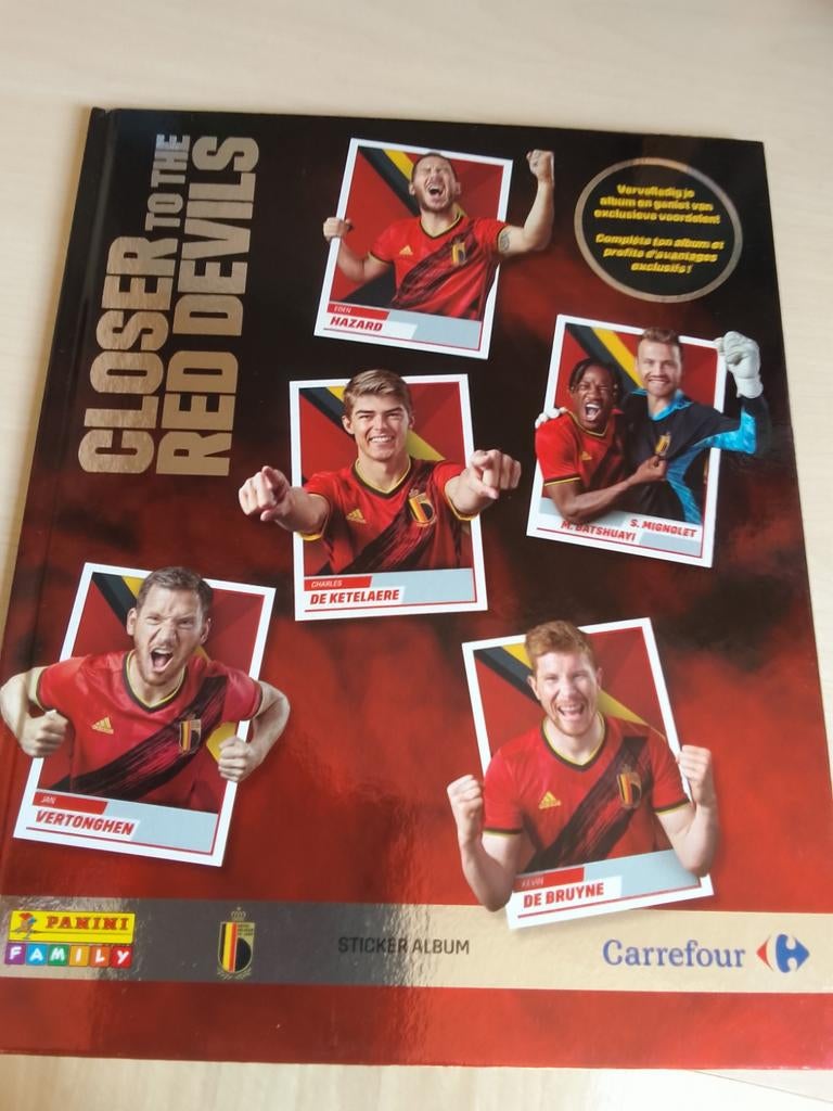 Voetbal boek rode Duivels 2022 met de 132 stickers er bij, Ophalen