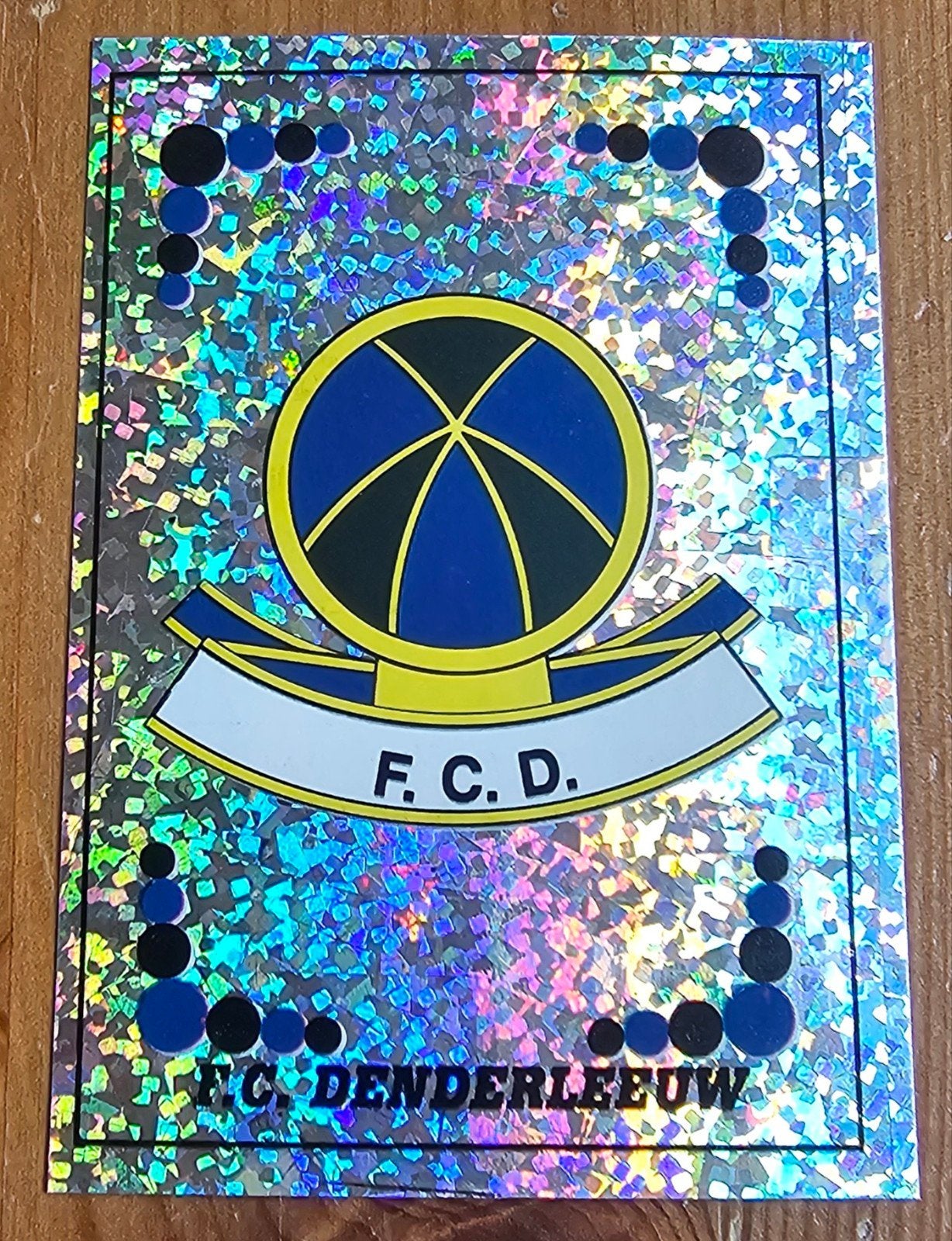 Panini Football 2003 #349 Badge FC Denderleeuw Voetbal!, Ophalen of Verzenden, Zo goed als nieuw, Sticker