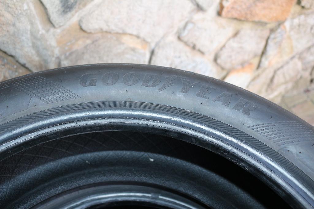 4 pneus neufs de marque GOODYEAR dimensions : 215/150R18, Ophalen, 18 inch, 215 mm, Nieuw