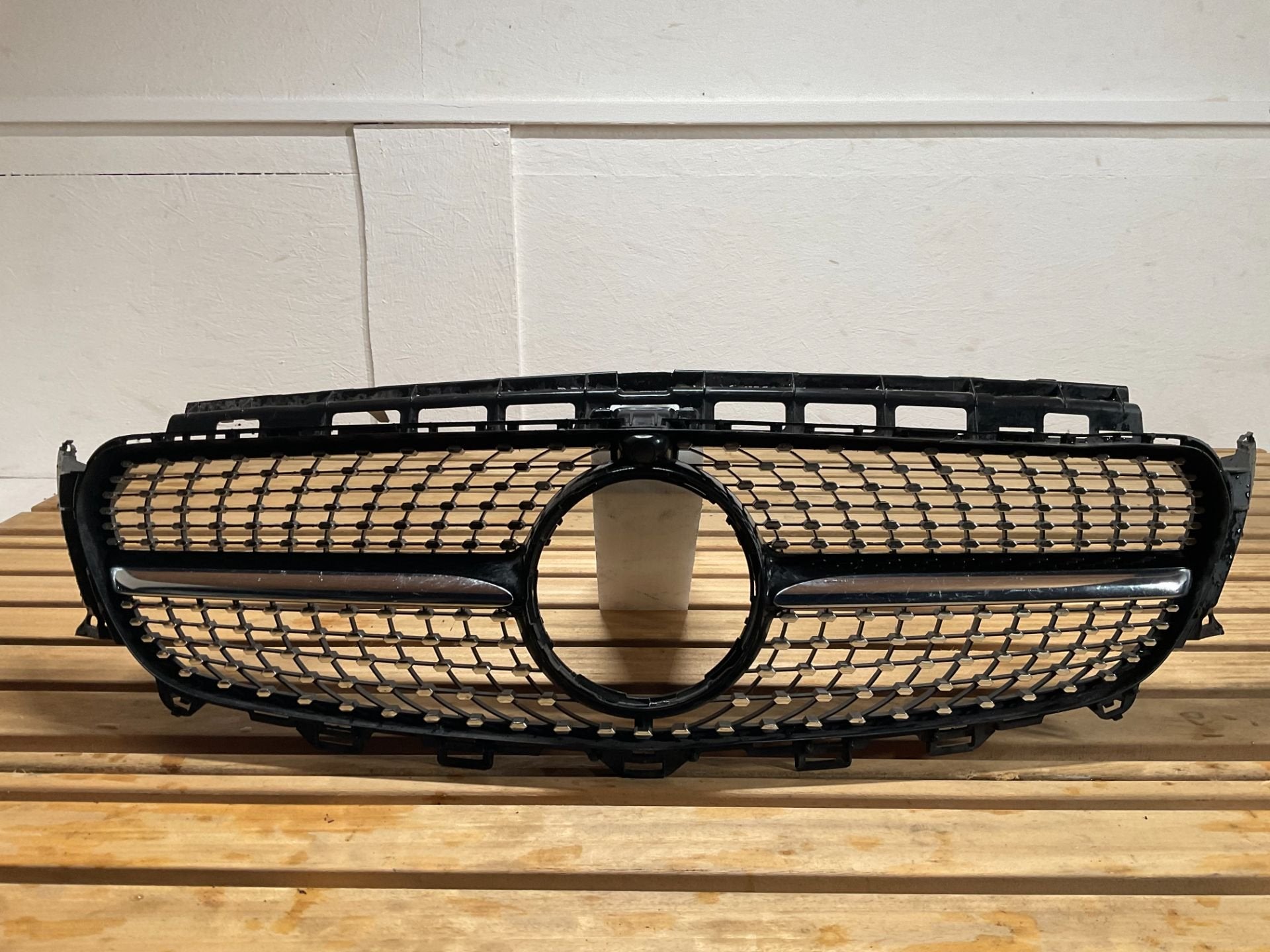 Grille de pare-chocs Mercedes Classe C W205 2014 A2058881260, Autos : Pièces & Accessoires, Mercedes-Benz AG, Mercedes-Benz, Utilisé