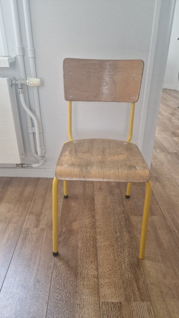 Schoolstoelen met gele poten, Huis en Inrichting, Stoelen, Ophalen, Gebruikt, Hout