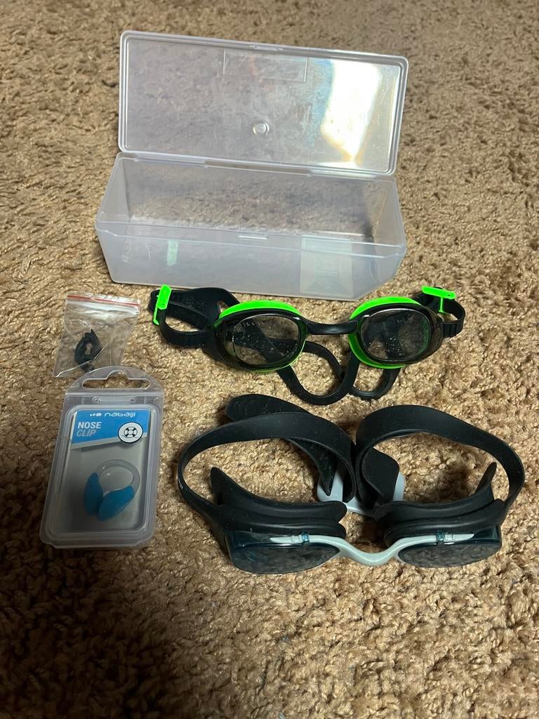 lunettes de natation, Enlèvement, Comme neuf