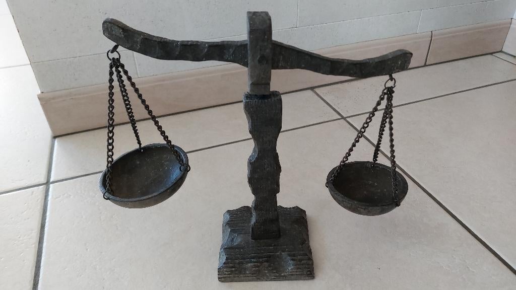zwarte houten weegschaal (decoratief), Antiek en Kunst, Ophalen