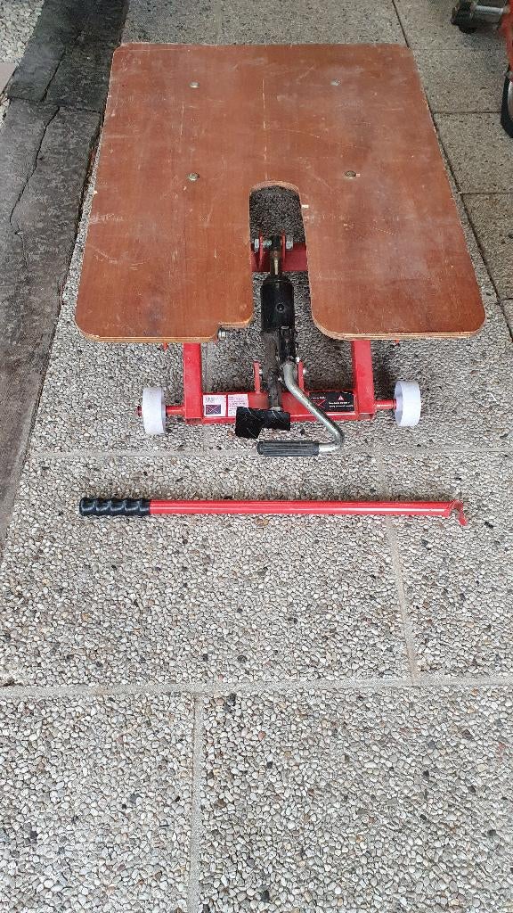 Te koop : hydrolische heftafel HBM - verrijdbaar., Doe-het-zelf en Bouw, Ophalen, Gebruikt