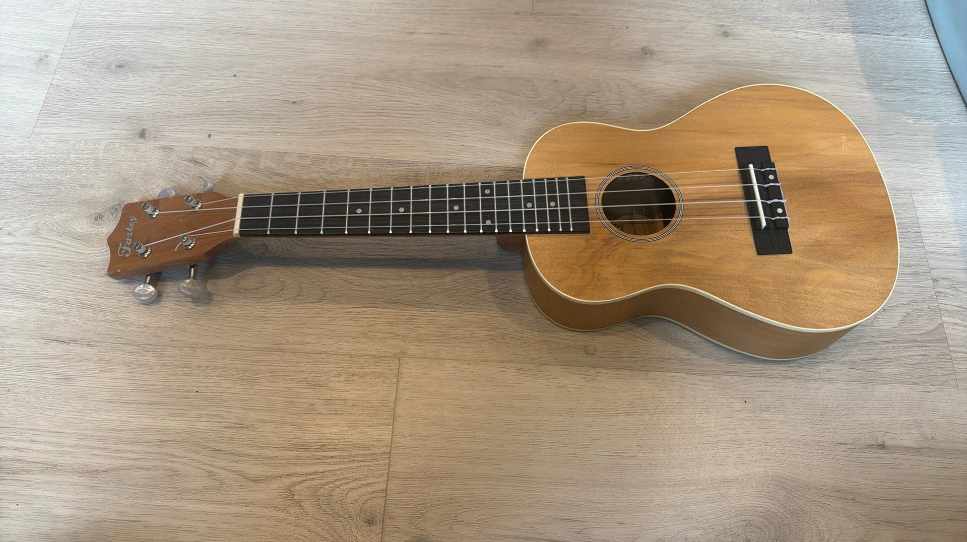 Fazley ukelele naturel, Muziek en Instrumenten, Snaarinstrumenten | Gitaren | Akoestisch, Ophalen, Zo goed als nieuw