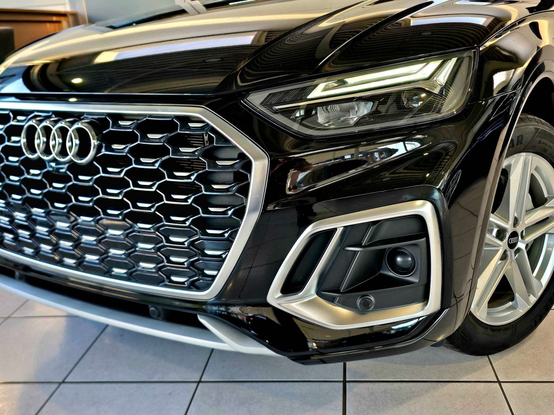 Audi Q5 Q5 PHEV 50 TFSIe Quattro S line S tronic / Hybride /, Auto's, Dealer onderhouden, Gebruikt, 4 cilinders, Zwart