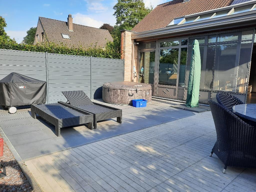 Intex Spa gonflable Greywood Deluxe pour 4 pers., Jardin & Terrasse, Bains à remous et Spas, Utilisé, Gonflable, Couverture, Tapis de sol