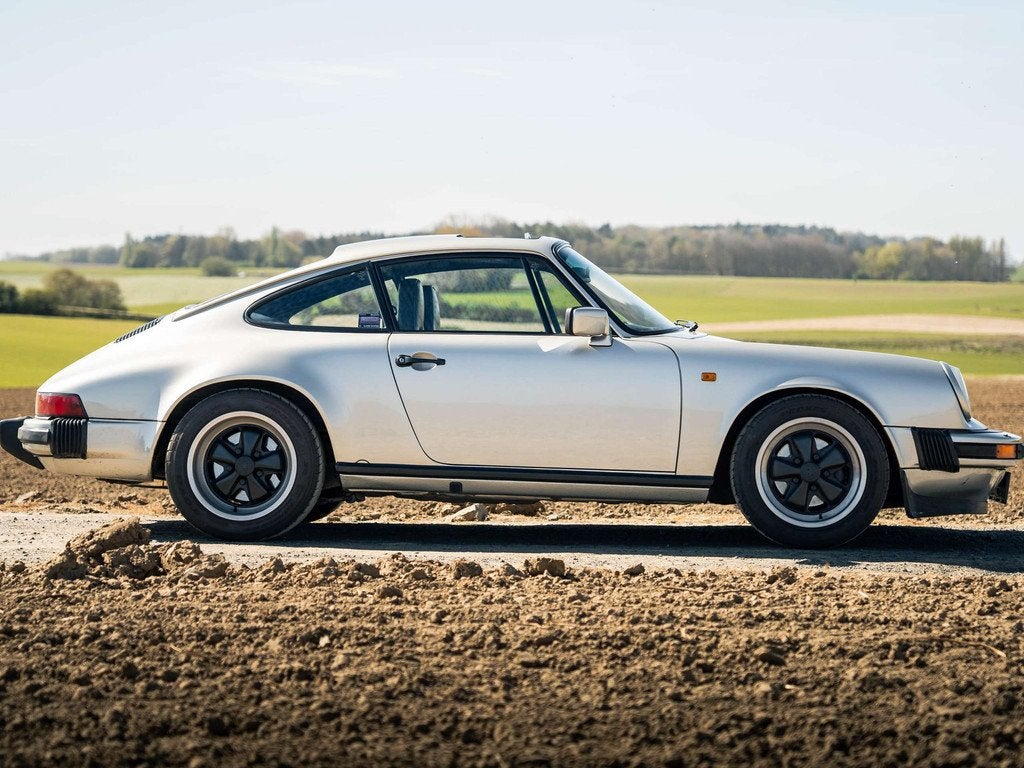 Porsche 911 3.0L SC - SUNROOF - 915 BOX - SAME OWNER FOR 22, Cuir, Argent ou Gris, Achat, Entreprise
