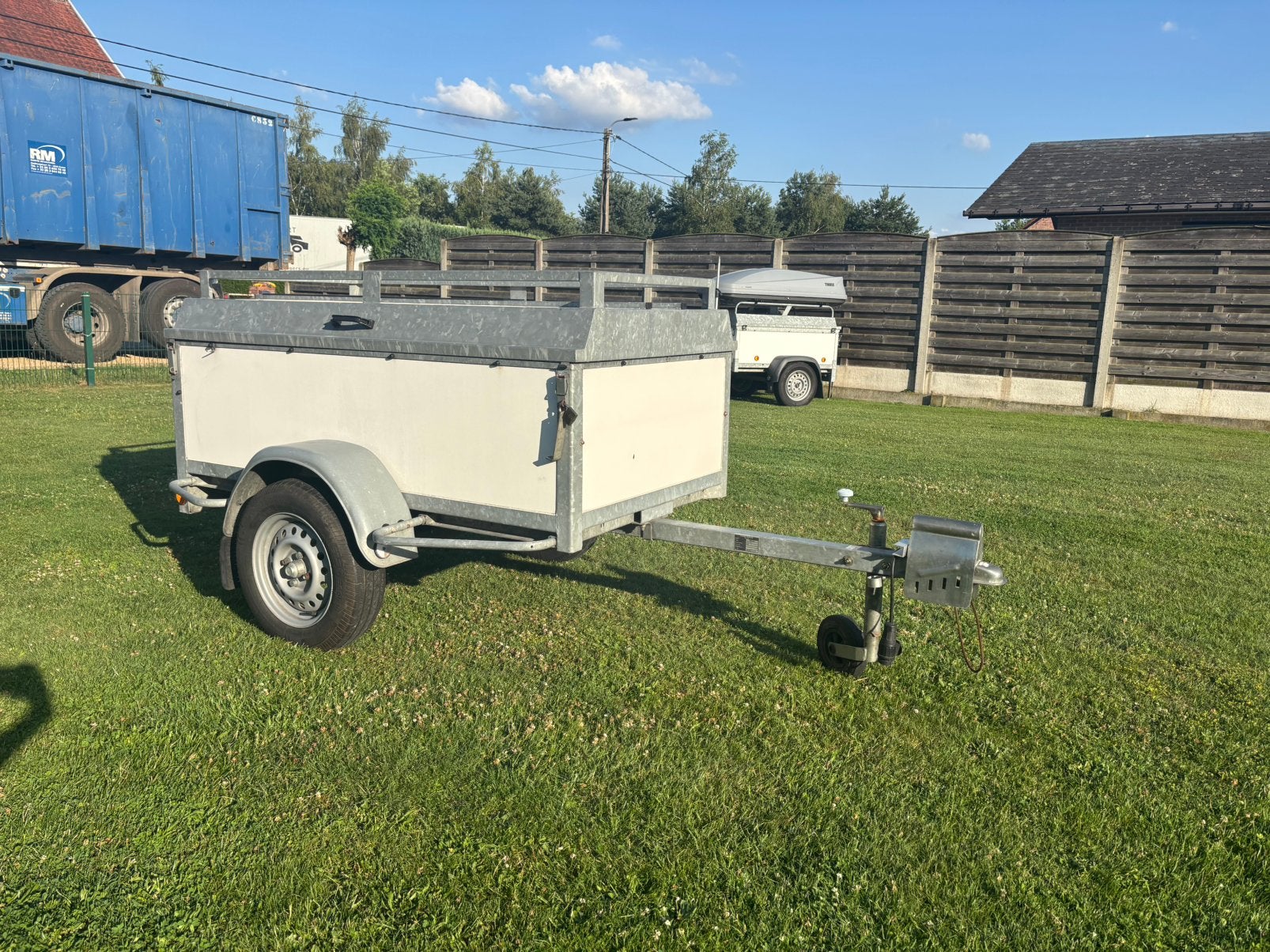 Gesloten aanhangwagen, Enlèvement, Comme neuf