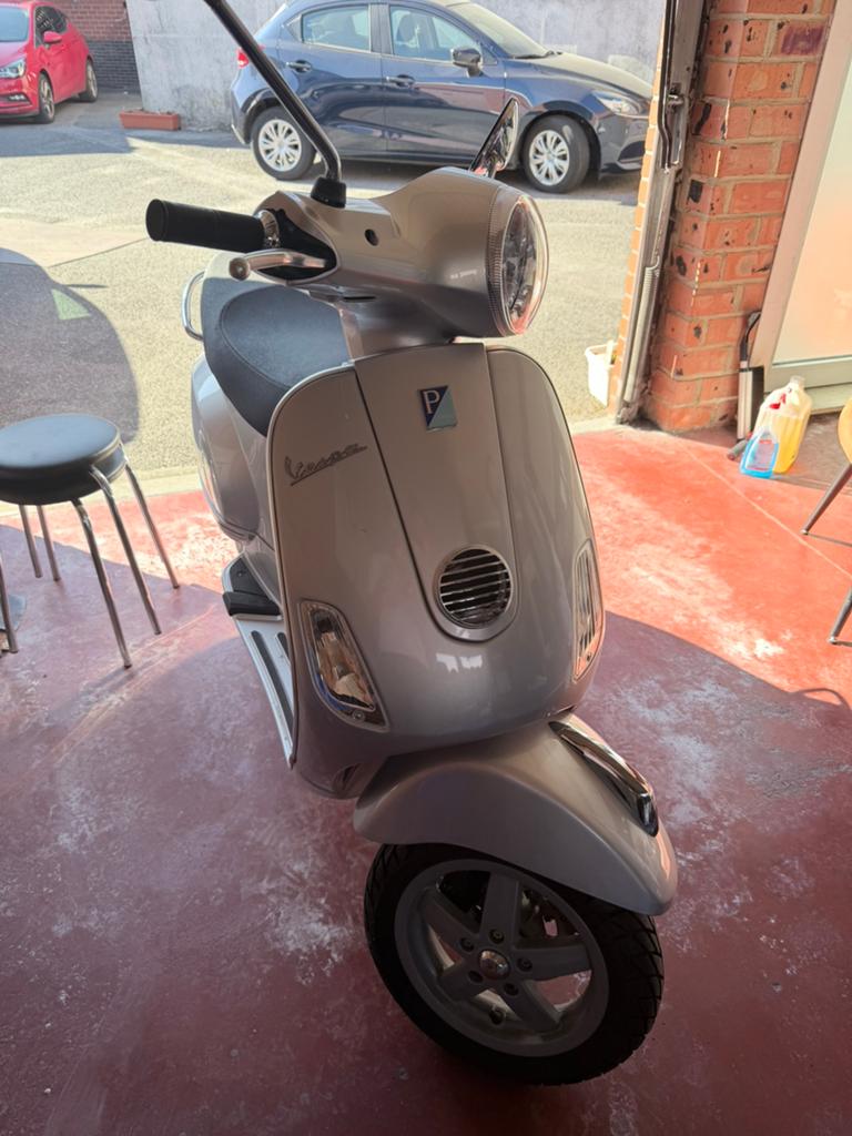 Vespa LX i.e. 125cc (Nieuw! 965km!), Ophalen, Nieuw, 125 cc, Benzine
