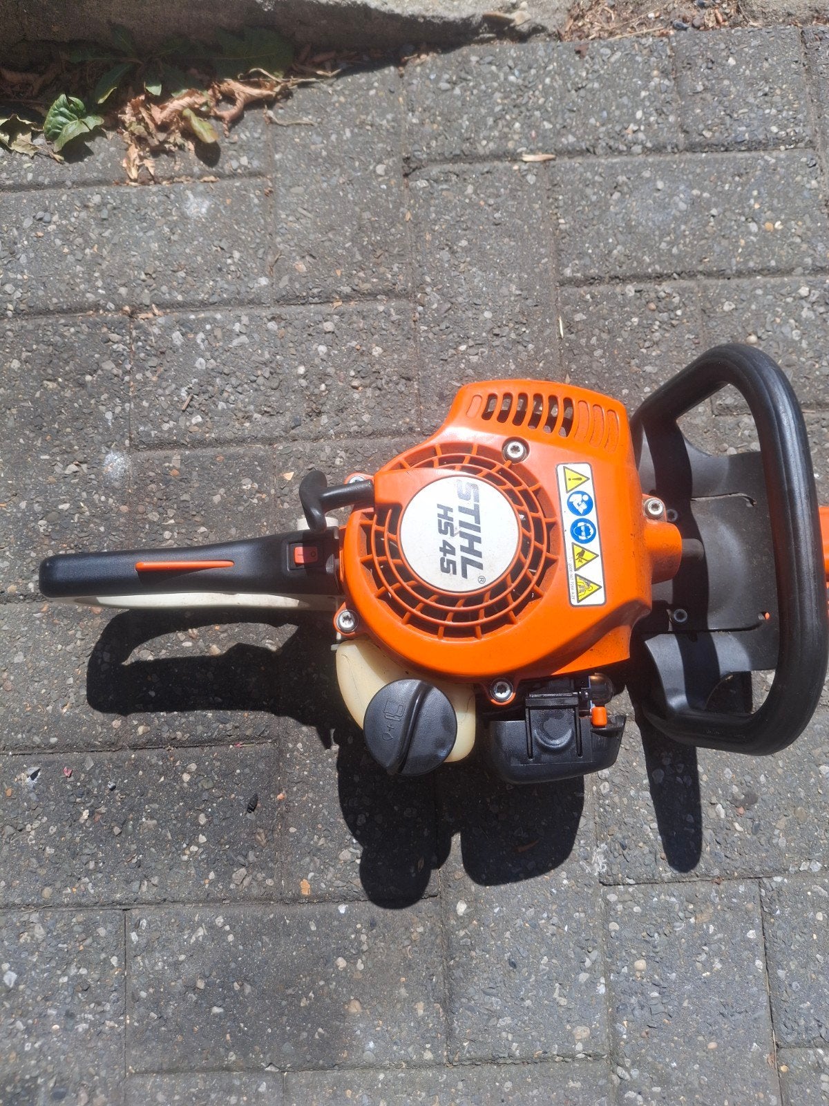 Taille haie stihl HS 45, Enlèvement