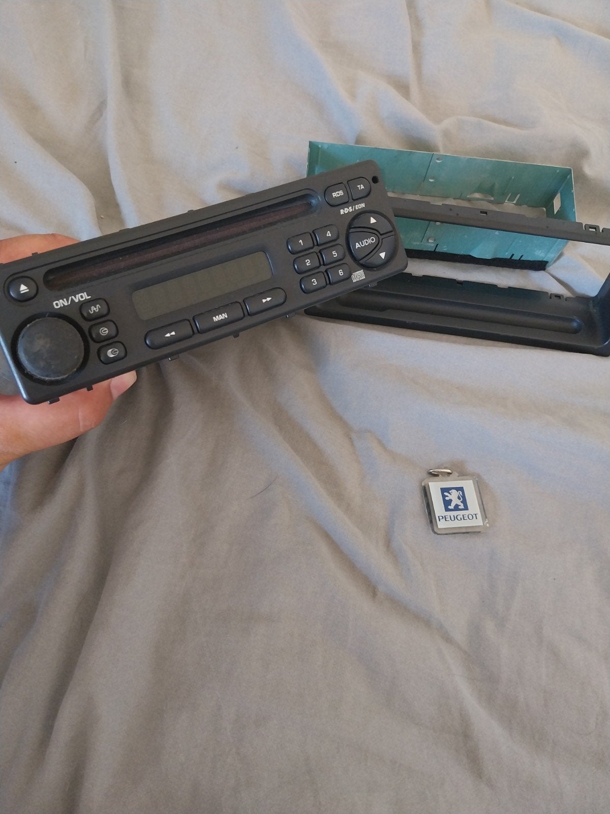 Autoradio Peugeot 106 Original, Enlèvement, Comme neuf