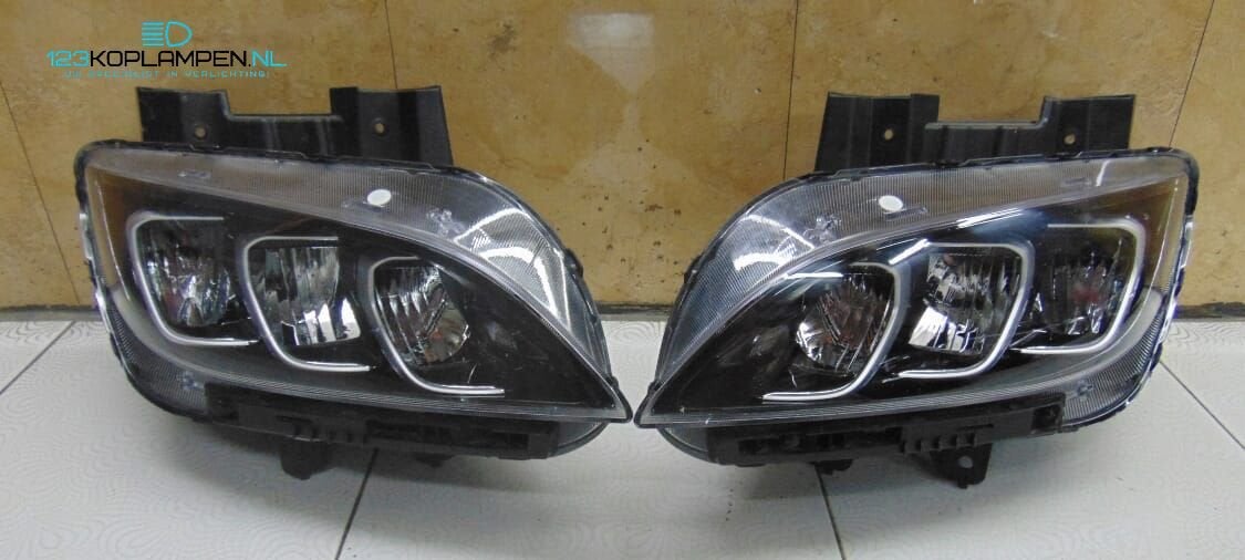 Hyundai Kona Facelift koplamp links rechts, Gebruikt, -, -, Ophalen of Verzenden