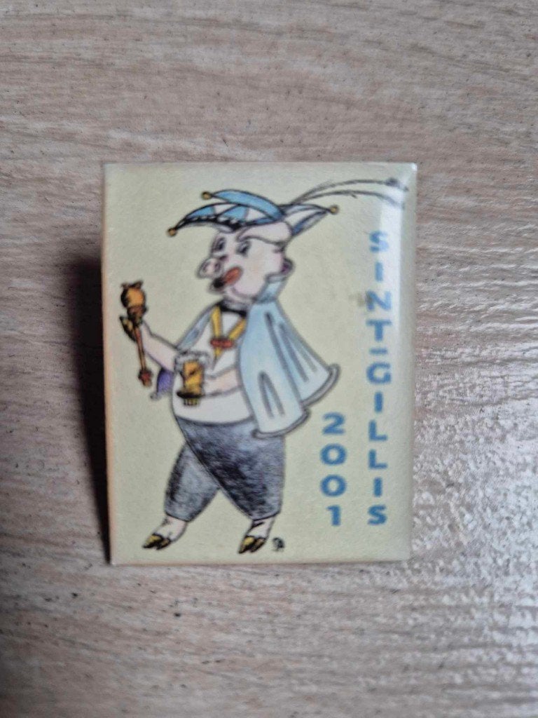 Carnaval pin Sint-Gilles 2001, Verzamelen, Speldjes, Pins en Buttons, Ophalen of Verzenden
