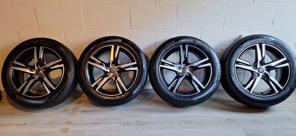 19 inch R-design Volvo XC60/XC40 velgen + winterbanden, Velg(en), Winterbanden, 235 mm, Personenwagen