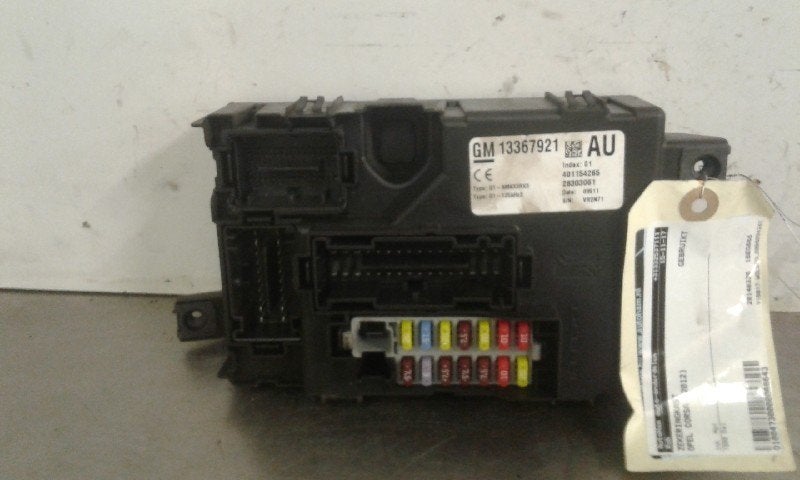 BOITIER FUSIBLES Opel Corsa D (|13367920|13367921|), Dhr. J. Ham, Administratie@autoham.nl, Opel, Utilisé