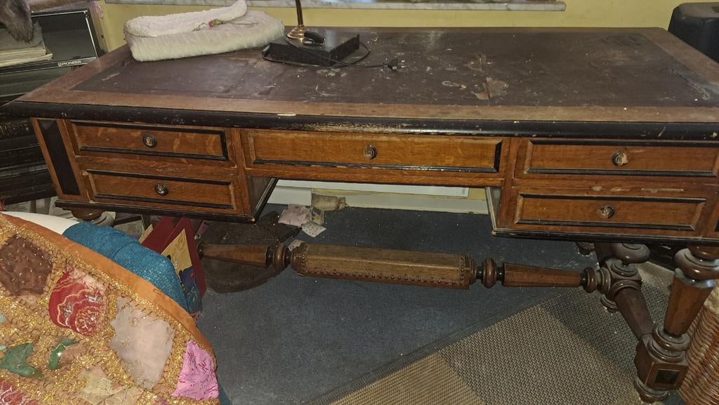 – Bureau ancien en chêne avec plateau cuir – style Henri II, Enlèvement