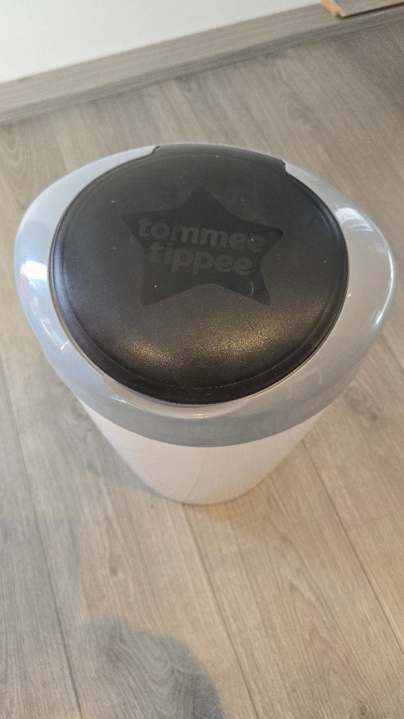 Poubelle à couches Tommee Tippee, Enfants & Bébés, Enlèvement, Utilisé, Poubelle à couches, Standard
