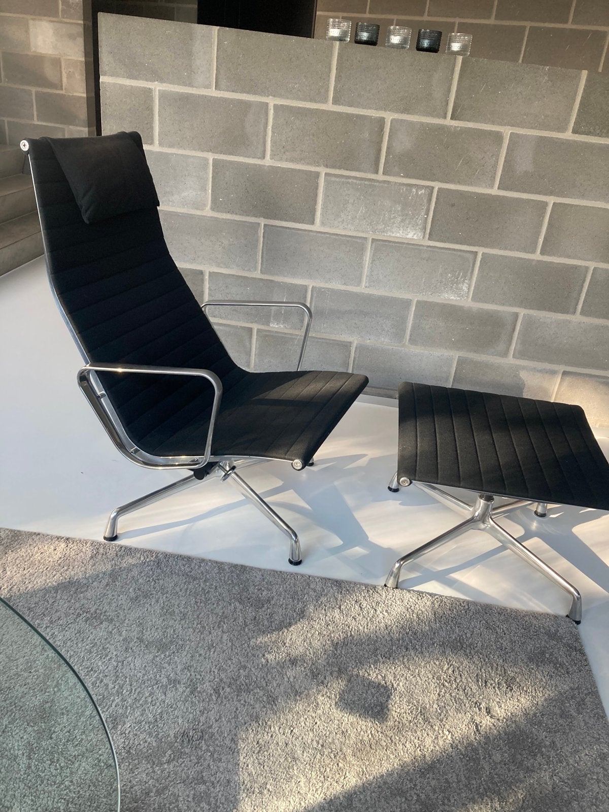 Vitra eames aluminium lounge chair hopsak zwart gepolijst, Ophalen, Zo goed als nieuw